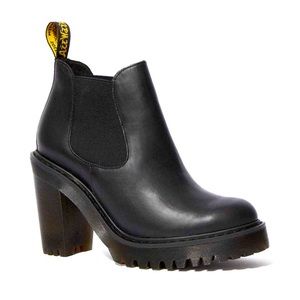 Dr. Martens Hurston Chelsea Boot (Women's) size 7 (EU 38) these fit like an 8.